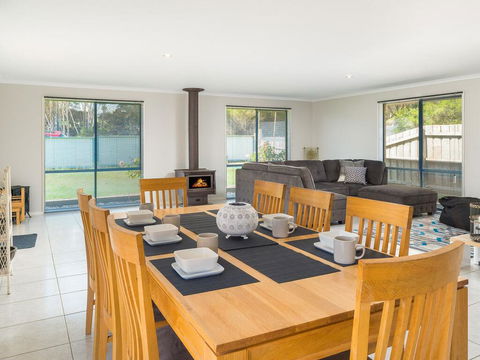 Back Beach Retreat - Accommodation Bookings 1
