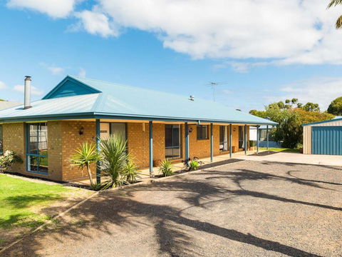 Back Beach Retreat - Accommodation Bookings 0