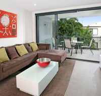 Back of the Block Bulimba - Executive 3BR Bulimba apartment with leafy outlook - Accommodation Bookings