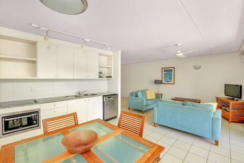 Baden 61 - Rainbow Shores, Air Conditioned Unit, Walk To Beach, Pool, Tennis Court - Accommodation Bookings 0