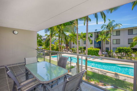 Baden 72 - Rainbow Shores, Stroll To The Beach, Air Con, Swimming Pools - Accommodation Bookings 0