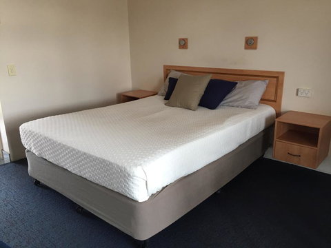 Banana Hotel Motel - Accommodation Bookings 2