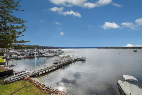 Bancroft Bay Frontage - Accommodation Bookings 3