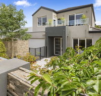 BANGALOW - MORNINGTON