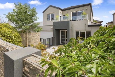 BANGALOW - MORNINGTON - Accommodation Bookings 0