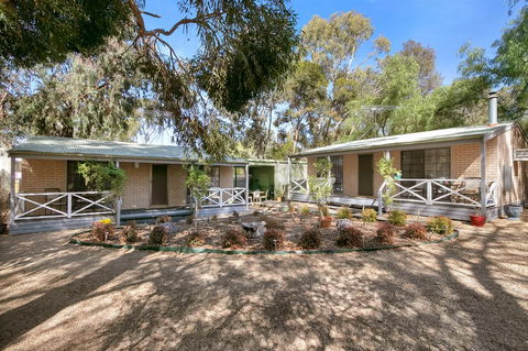 Barossa Country Cottages - Accommodation Bookings 1