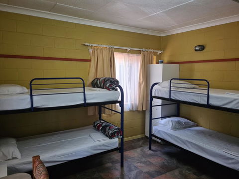 Bateman Bay Holiday Park & Batemans Bay YHA - Accommodation Bookings 2