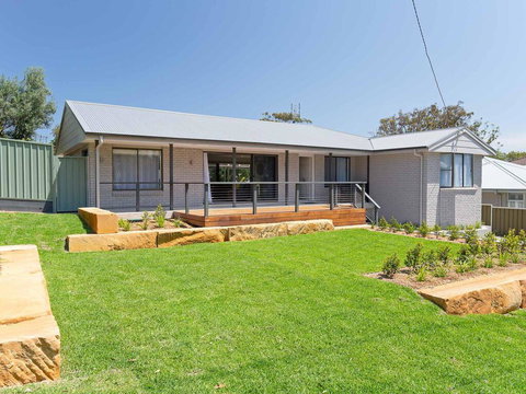 Bay Dream Believer', 16 Verona Road - Pet Friendly, Boat Parking & WIFI - Accommodation Bookings 3