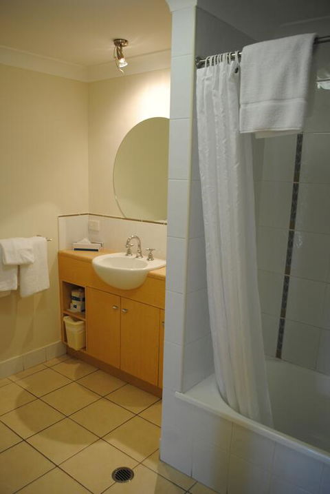 Bay Village Tropical Retreat & Apartments - Accommodation Bookings 3