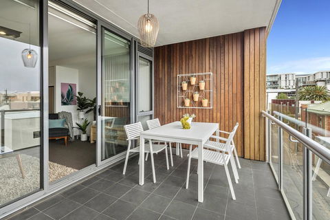 Beach Apartment Port Melbourne - Accommodation Bookings 2