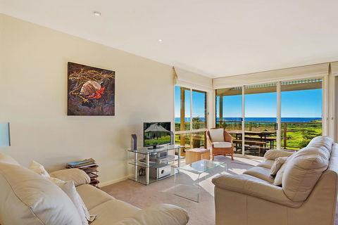 Beach Breakers Apartment - Stunning Views - Accommodation Bookings 0