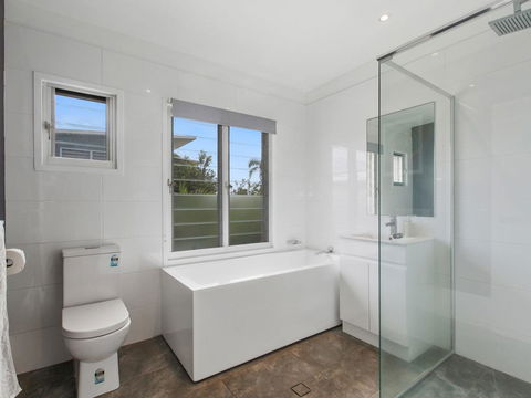 BEACH HOUSE ON PEARL - Accommodation Bookings 0
