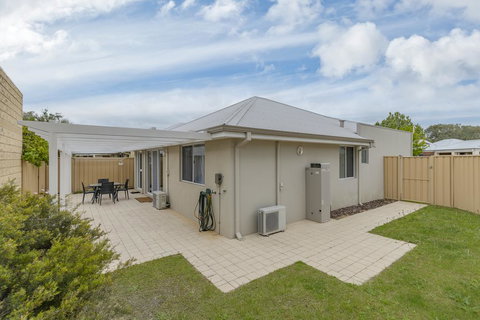 Beach Resort Chalet - Accommodation Bookings 3