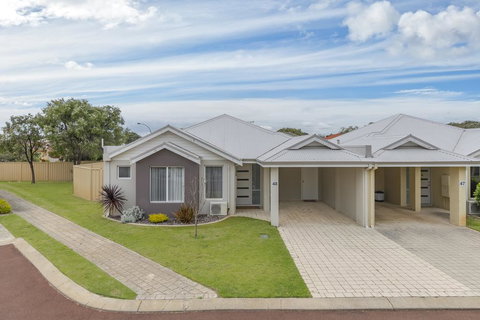 Beach Resort Chalet - Accommodation Bookings 2