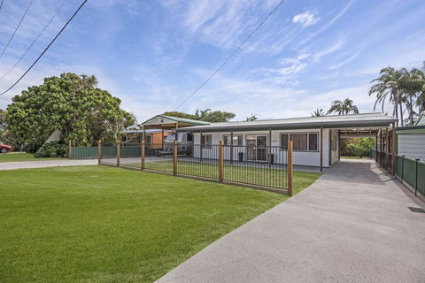 Beach Shack On Towners - Accommodation Bookings 0