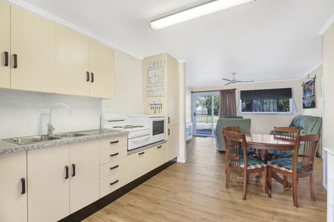 Beach Shack On Towners - Accommodation Bookings 2