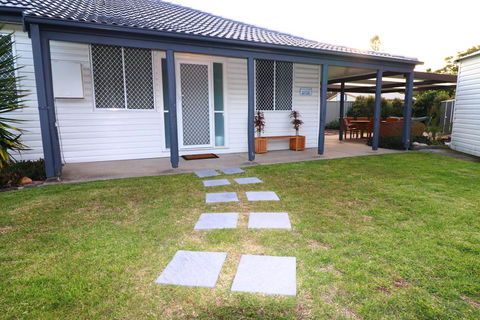 Beach Side Cottage At Blacksmiths - Accommodation Bookings 1