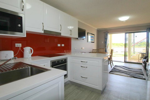 Beachfront 2, 25 Willow Street - Accommodation Bookings 0