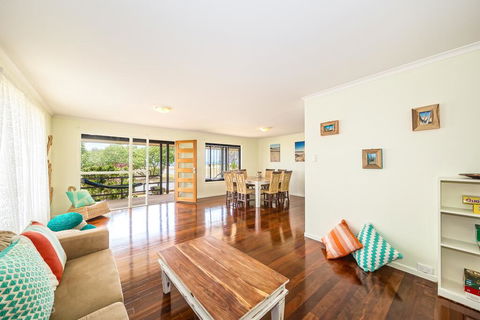Beachfront At Bribie 2 Puppy Friendly - Accommodation Bookings 2
