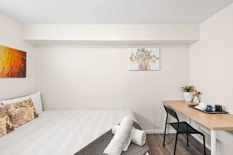 Relaxed Private Double Room In Carramar - Close To Station - Shared Bathroom - Accommodation Bookings 1