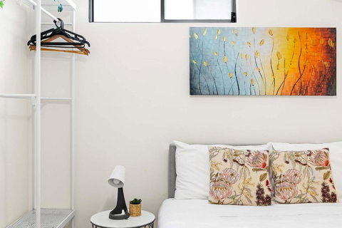 Relaxed Private Double Room In Carramar - Close To Station - Shared Bathroom - Accommodation Bookings 2