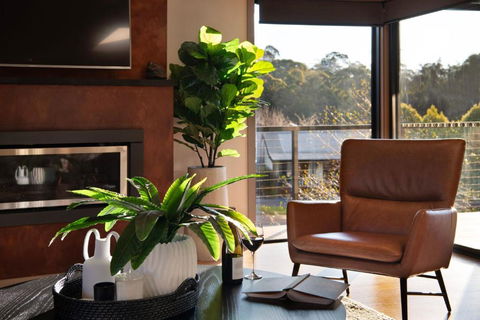 Retreat Lake Daylesford - Free Wifi - Accommodation Bookings 3