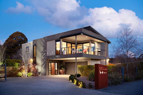 Retreat Lake Daylesford - Free Wifi - Accommodation Bookings 0