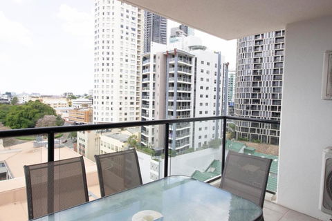 Republic Apartment - Accommodation Bookings 3