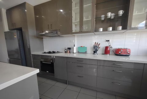 Resort Style 1 Or 2 Bedroom With Pool And Free Parking - Accommodation Bookings 2