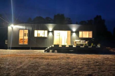 Redman View Luxury Lakeside Cabin - Accommodation Bookings 0