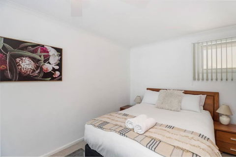 Reel Close! Walk To Everything. Sleeps 6 - Accommodation Bookings 3