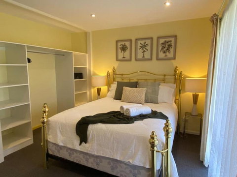 Reel & Relax: 3BR Beach House - Fish, Swim, Surf - Accommodation Bookings 2