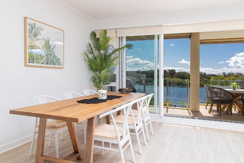 Regatta 8 - Accommodation Bookings 0