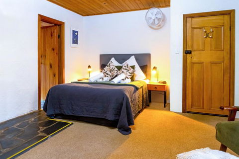 Reillys Wines Heritage Cottages - Accommodation Bookings 2