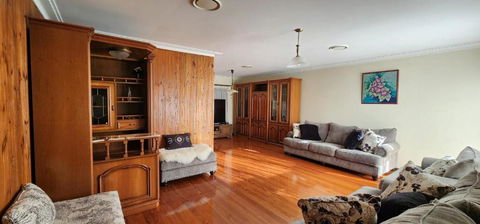 Relax, Refresh, Rejuvenate In Luxury And Convenience - Accommodation Bookings 0