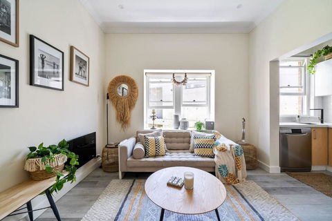 Relaxed Coogee Coastal Living With Ocean Views - Accommodation Bookings 1