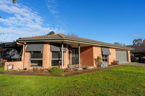 Relaxing 3bd In Tranquil Setting - Accommodation Bookings 0