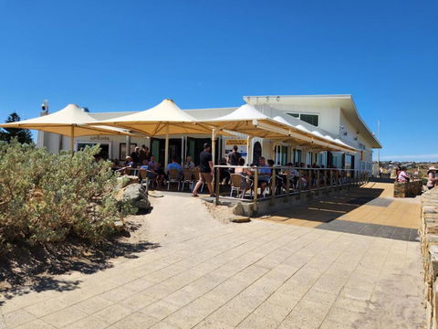 Relaxing Beachside Getaway Home - Accommodation Bookings 2