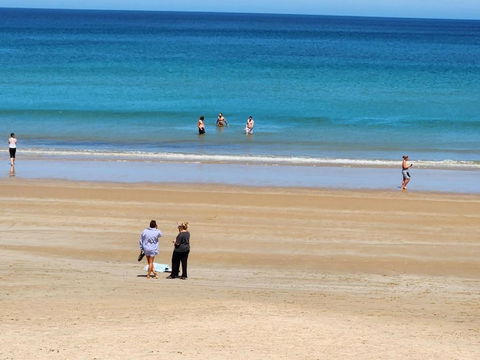 Relaxing Beachside Getaway Home - Accommodation Bookings 1