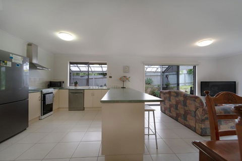 Relaxing Holiday Home Pets Are Welcome - Accommodation Bookings 2