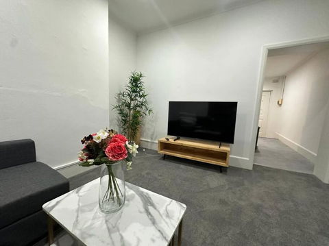 Remarkable 2 Bedroom House At The Centre Of Darlinghurst - Accommodation Bookings 1