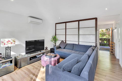 Ren Basera - Accommodation Bookings 2