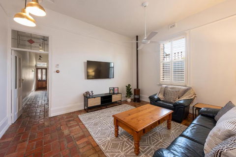 Renovated 2B 1B Victorian House In Princes Hill - Accommodation Bookings 1