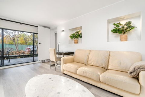 Renovated Townhouse Close To The CBD And Schools - Accommodation Bookings 1