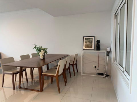 Resort-Style Apartment Near Harbour Town - Accommodation Bookings 3