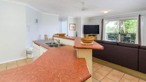 Resort Style Unit Across From The Water - Accommodation Bookings 2