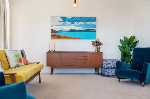 Retro Beach House - Accommodation Bookings 2