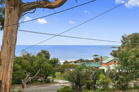 Retro Retreat - Accommodation Bookings 2