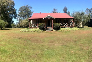 River Cottage Retreat Jalbarragup with Accommodation Bookings