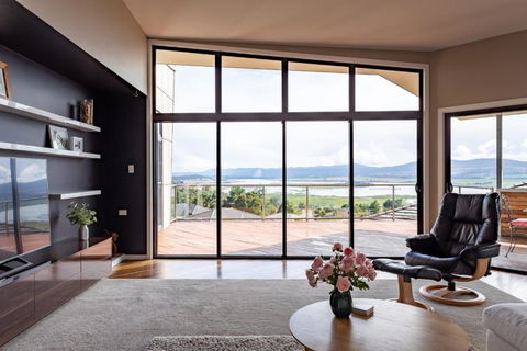 River Haven Serene Spacious With River Views - Accommodation Bookings 0